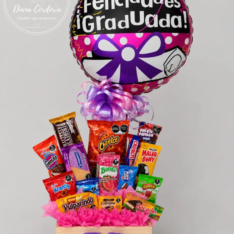 Caja sorpresa de dulces con globo Felicidades ¡Graduada! — Novedades Diana Comalcalco